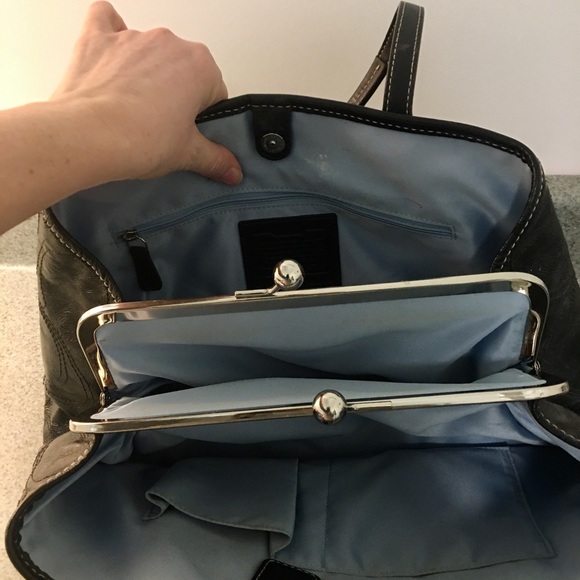 Coach - Picture 3 of 3